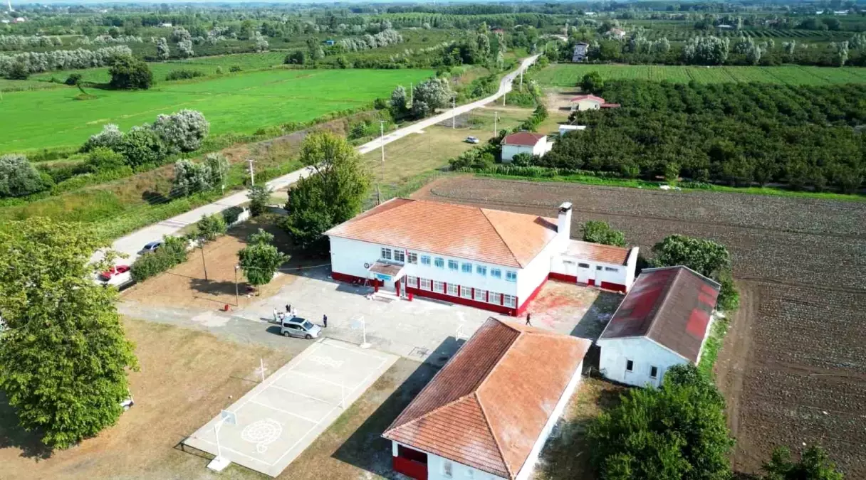 Samsunspor Derneği Okul Boyadı